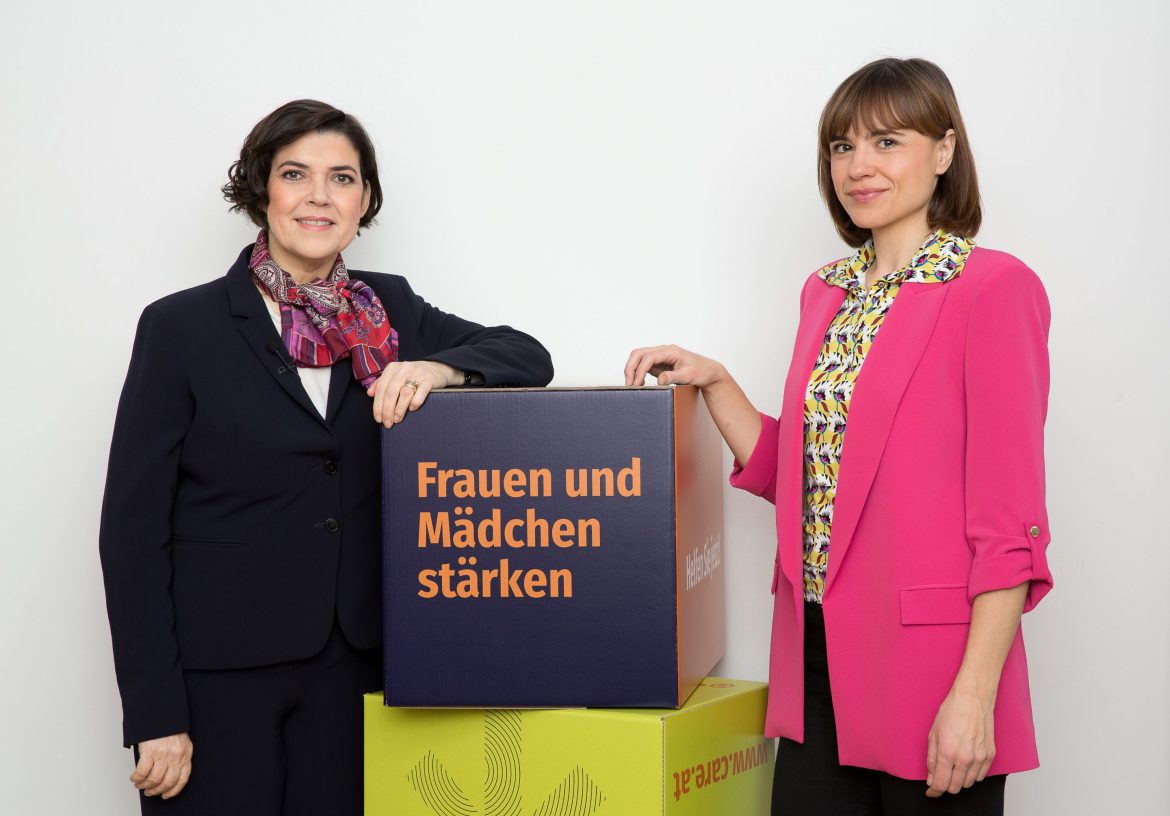 Geschäftsführerin CARE Österreich, Andrea Barschdorf-Hager, Moderatorin, Mari Lang, CARE-Frauenbotschafterin