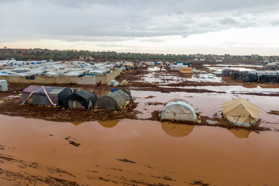 Realität der Lager in Nordwestsyrien nach heftigen Regenfällen im Dezember 2021