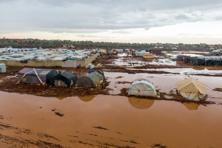 Realität der Lager in Nordwestsyrien nach heftigen Regenfällen im Dezember 2021