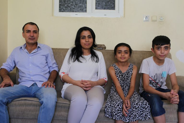 Shireen mit ihrer Familie, Türkei