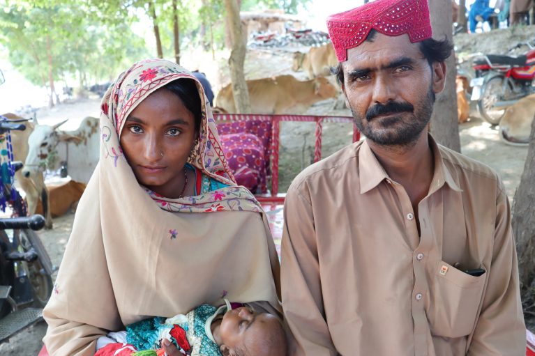 Familie, Pakistan, Überflutungen