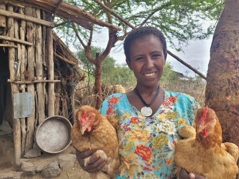 Fenta mit zwei Hühnern, Äthiopien