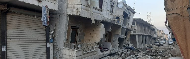 Zerstörte Gebäude in Jindires, Syrien nach Erdbeben