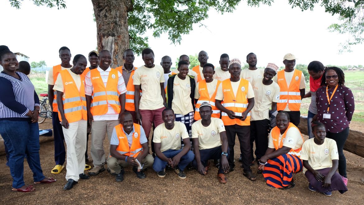 Die 24 Friedens-Mediator:innen (CPMs) aus der Flüchtlingssiedlung Bidi Bidi im Norden Ugandas an der Grenze zum Südsudan.