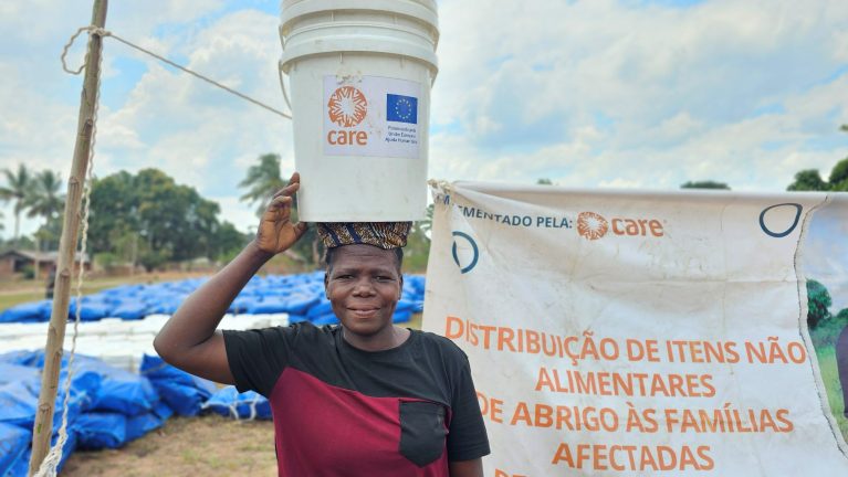 In Cabo Delgado in Mosambik verschärft sich die humanitäre Krise. CARE leistet mit der EU vor Ort Nothilfe.