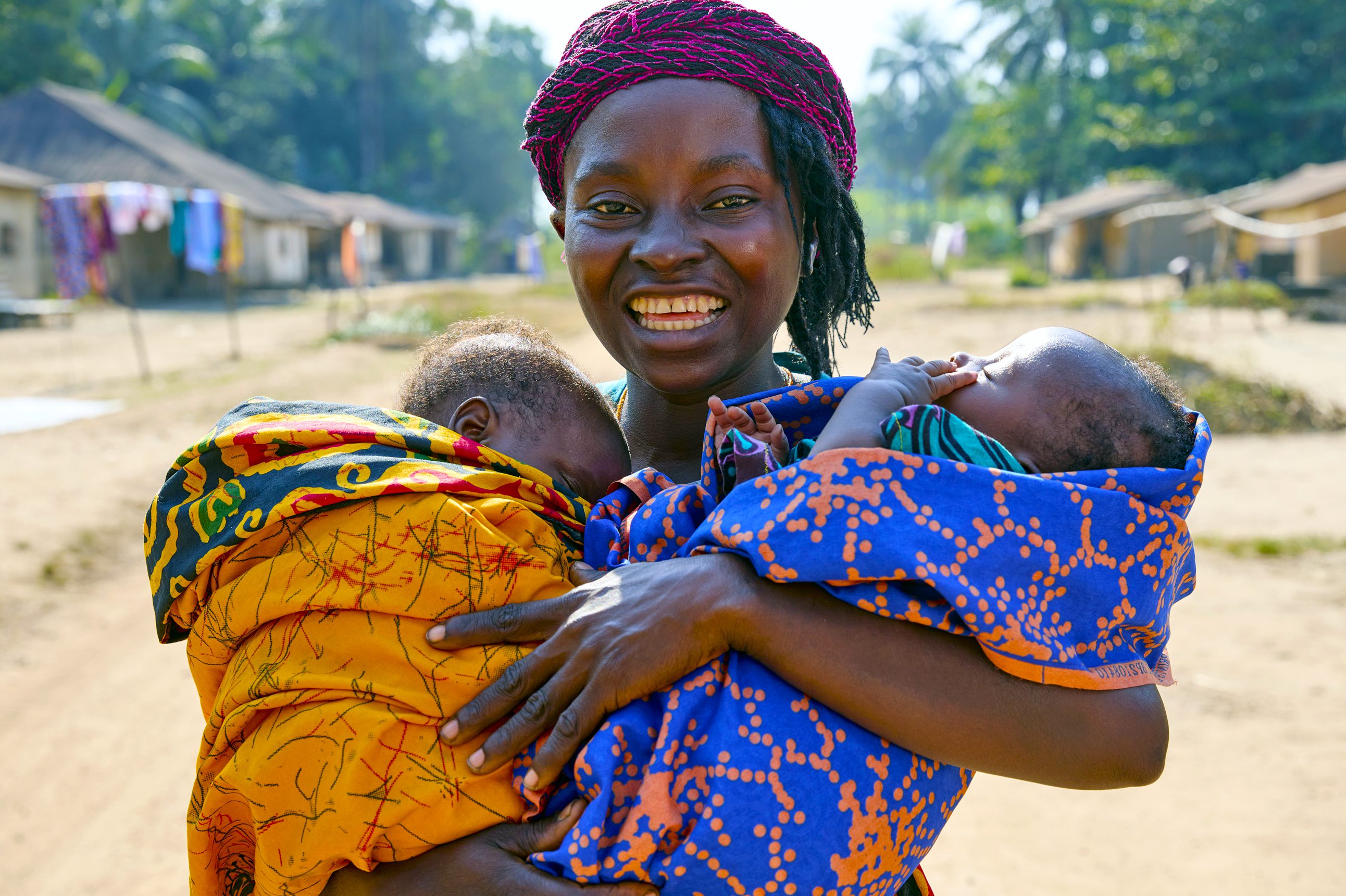 RS112372_RS112372_Isatu Madu Gbla_Village_2053