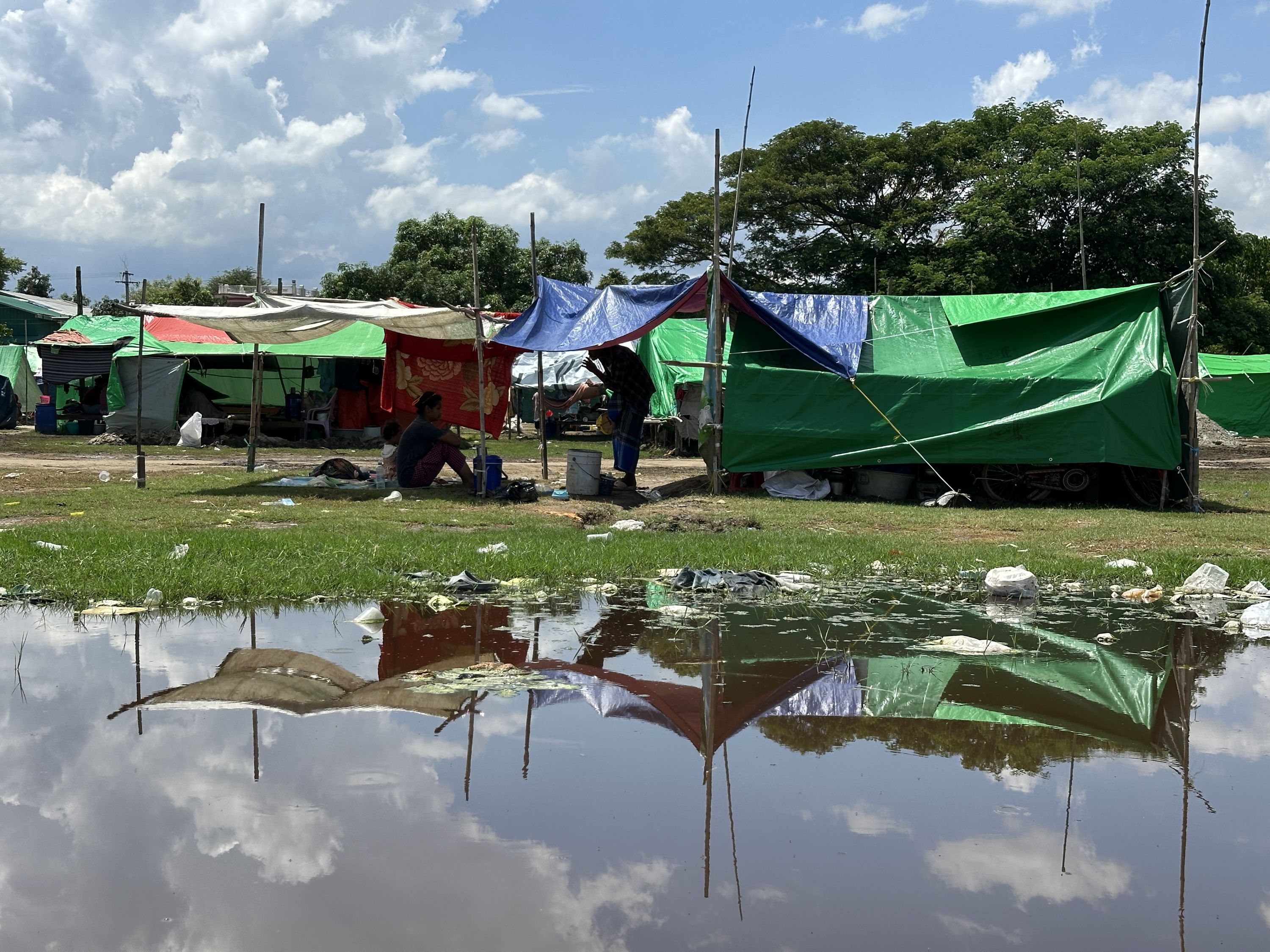 RS121612_MM shelters