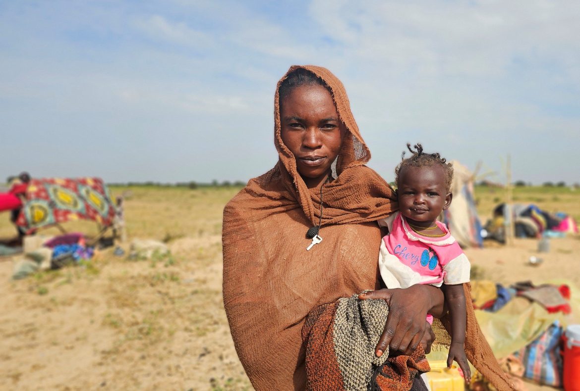 CARE leistet im Tschad Nothilfe für geflüchtete Frauen und Kinder.