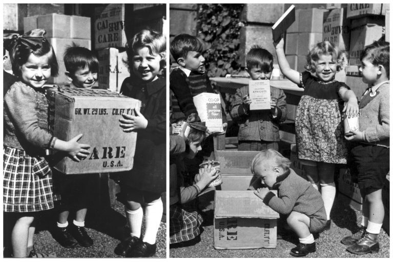 Hildegard Bartek und ihr Bruder Rudolf Prochazka mit anderen Kindern beim Auspacken eines CARE-Pakets im Juli 1948